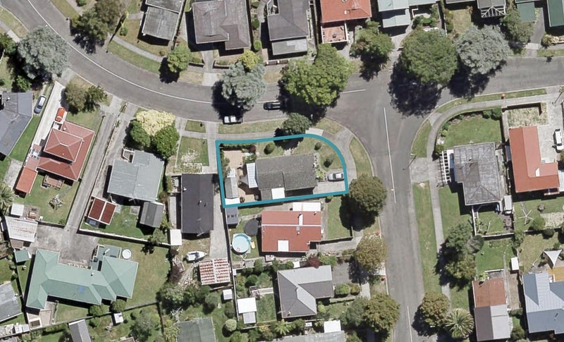 32 Pasadena Crescent, Totara Park, Upper Hutt - Carousel 1