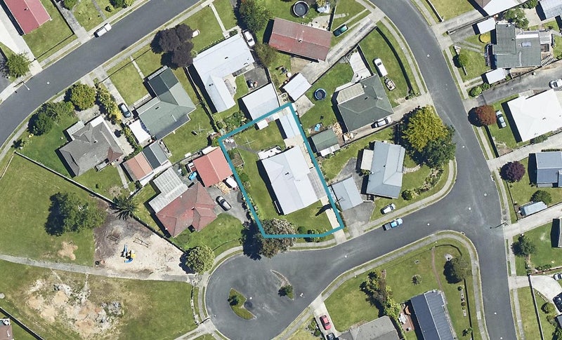 3 Urquhart Place, Fairy Springs, Rotorua - Carousel 1