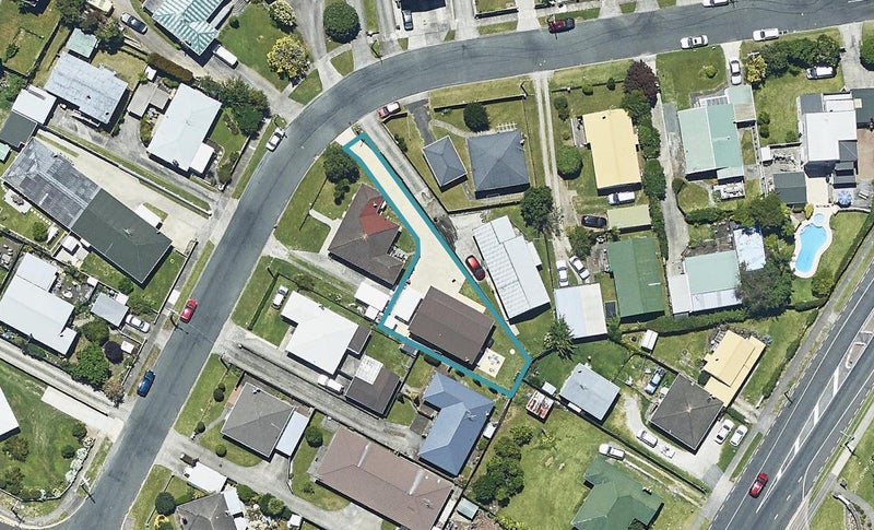 12 Roys Road, Parkvale, Tauranga - Carousel 1