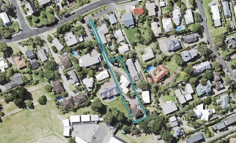 2/86 Saddleback Rise, Murrays Bay, Auckland - Carousel 1