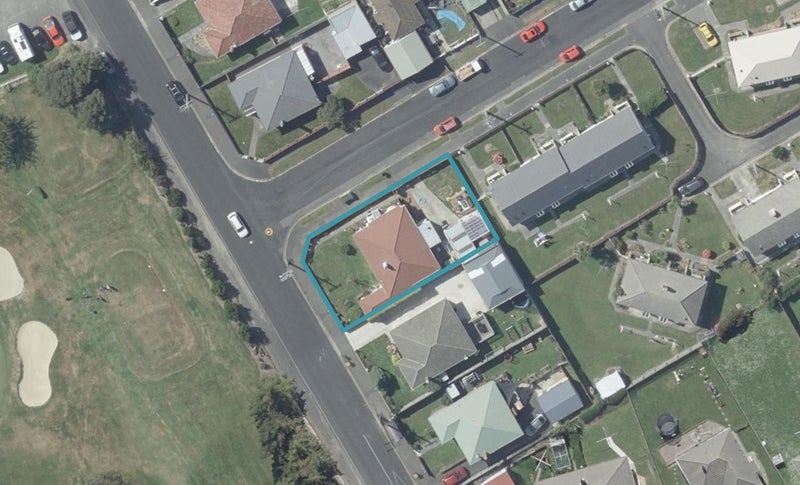 41 Isadore Road, Saint Clair, Dunedin - Carousel 1