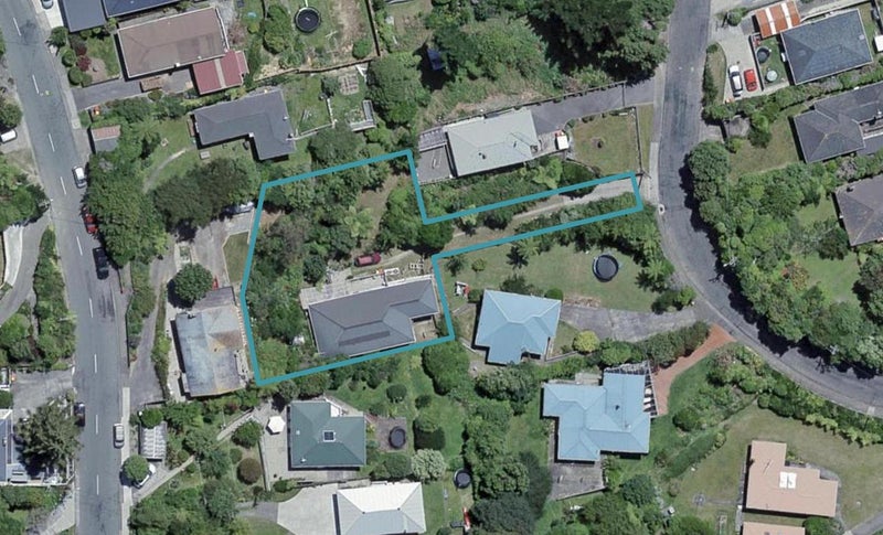 7A Frederick Street, Tawa, Wellington - Carousel 1