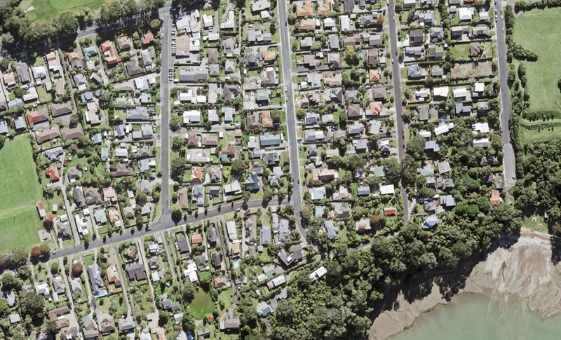 15A Cleve Road, Green Bay, Auckland - Carousel 1