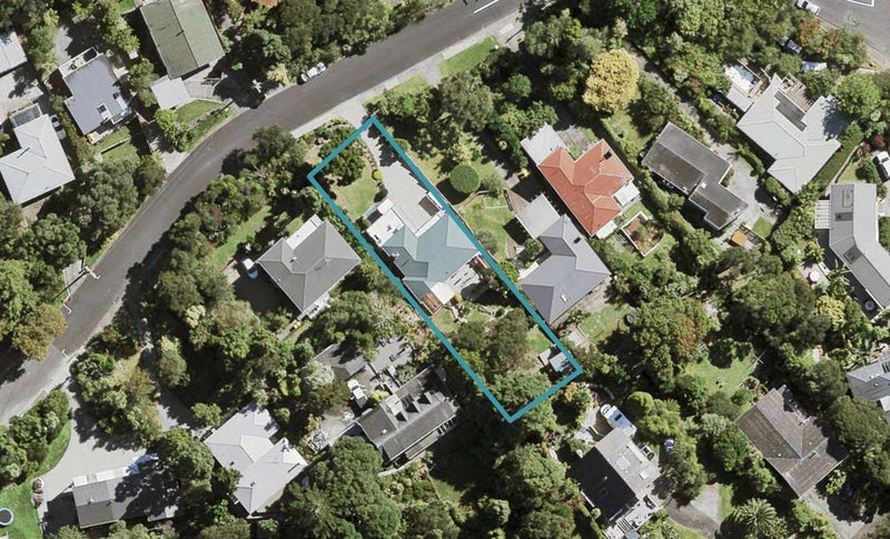 116 Takahe Road, Titirangi, Auckland - Carousel 1