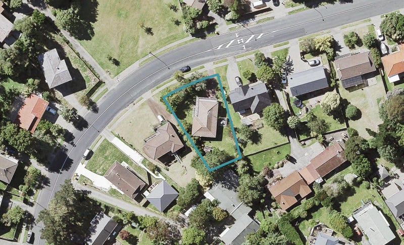 65 Oaktree Avenue, Browns Bay, Auckland - Carousel 1