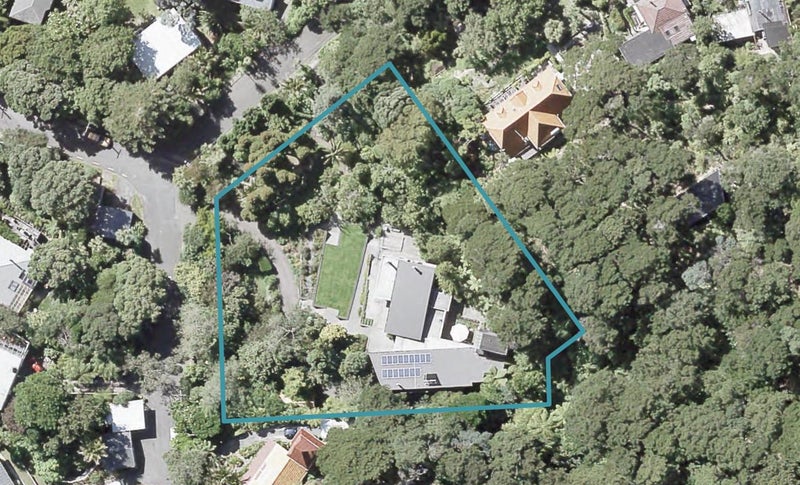 24 Moana Road, Days Bay, Lower Hutt - Carousel 1