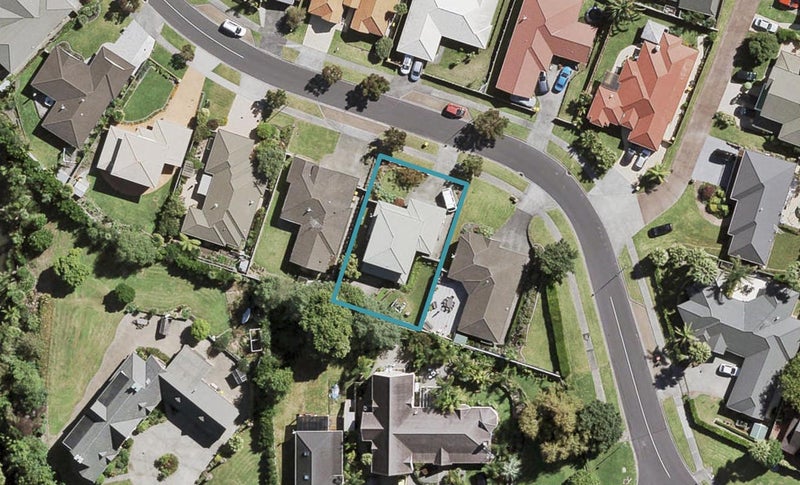 4 Semillon Avenue, Henderson, Auckland - Carousel 1