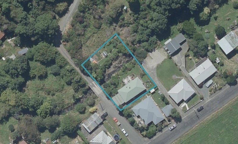 4 Potters Road, Normanby, Dunedin - Carousel 1