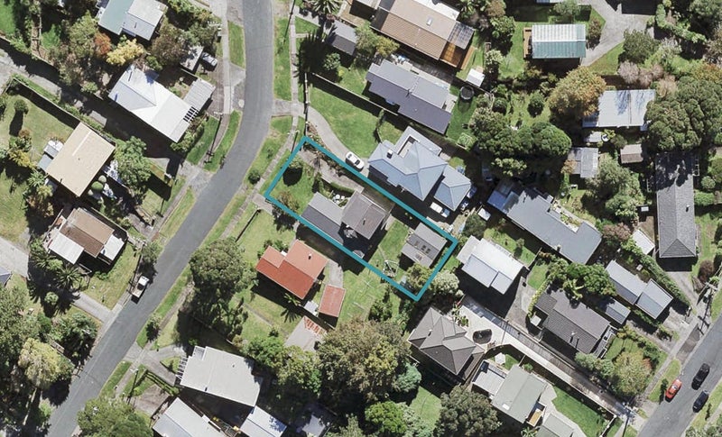 17 Rambler Crescent, Beach Haven, Auckland - Carousel 1