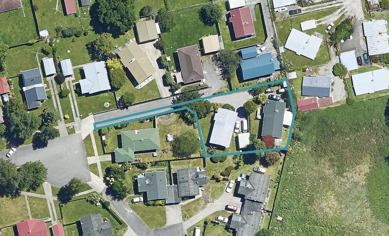 16B Matthew Place, Kawaha Point, Rotorua - Carousel 1