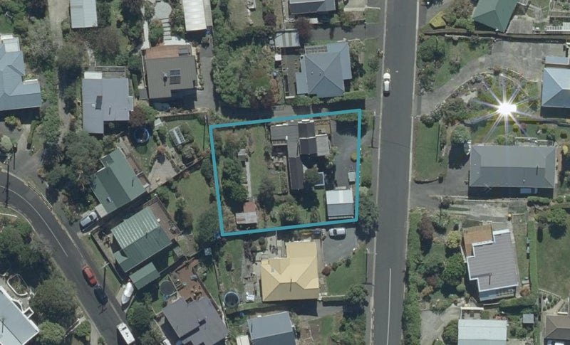 75 Marion Street, Macandrew Bay, Dunedin - Carousel 1