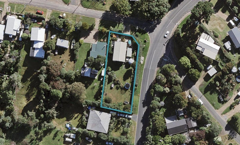 1 Totara Road, Onetangi, Waiheke Island - Carousel 1