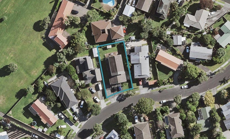 9 St Annes Crescent, Wattle Downs, Auckland - Carousel 1