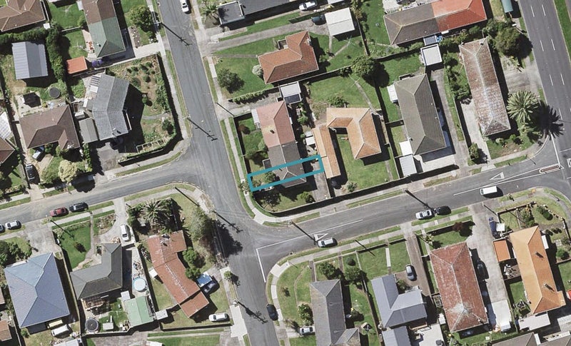 1/39 Dale Crescent, Pakuranga, Auckland - Carousel 1