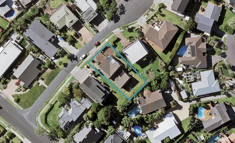 5 Eclipse Place, Half Moon Bay, Auckland - Carousel 1