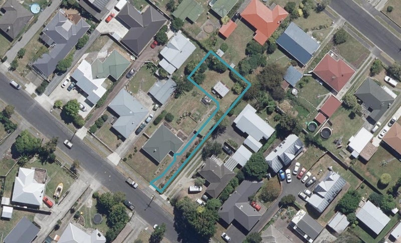 4/11 Brocas Avenue, Hillcrest, Hamilton - Carousel 1
