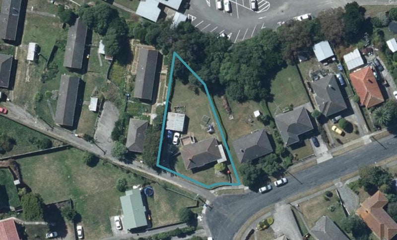 12 Jackson Terrace, Ranui, Porirua - Carousel 1