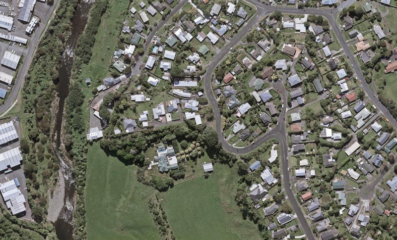 56 Queens Road, Glen Avon, New Plymouth - Carousel 1