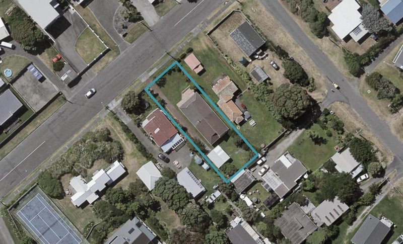 68 Tutere Street, Waikanae Beach, Waikanae - Carousel 1
