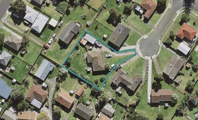 5 Valetta Place, Mangere, Auckland - Carousel 1