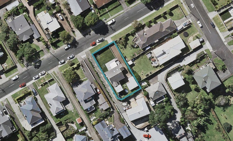 117 Norwood Road, Bayswater, Auckland - Carousel 1
