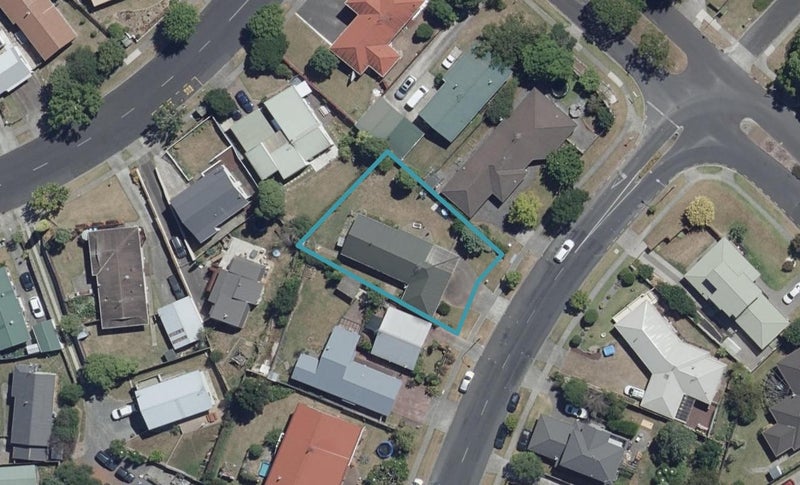 12 Church Road, Pukete, Hamilton - Carousel 1