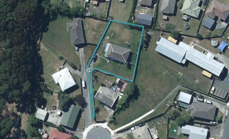 18 Pukaki Grove, Waitangirua, Porirua - Carousel 1