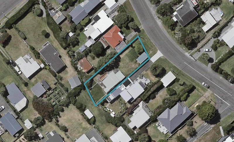 10 Te Moana Road, Waikanae Beach, Waikanae - Carousel 1
