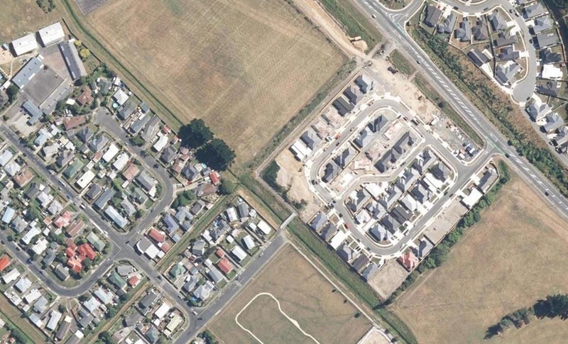 37 Grovedale Square, Wainuiomata, Lower Hutt - Carousel 1