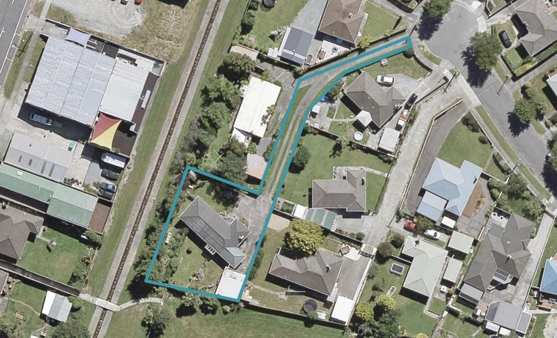 10 Richard Grove, Stokes Valley, Lower Hutt - Carousel 1