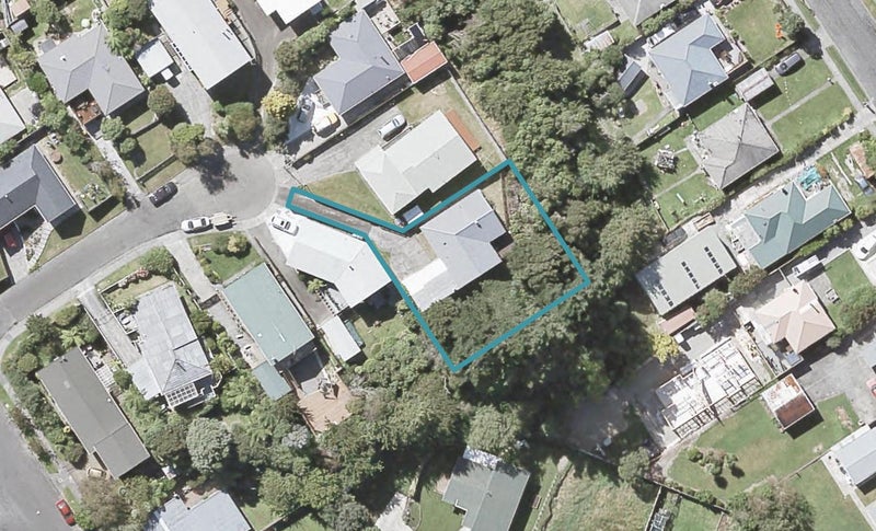 10 Lincoln Grove, Wainuiomata, Lower Hutt - Carousel 1