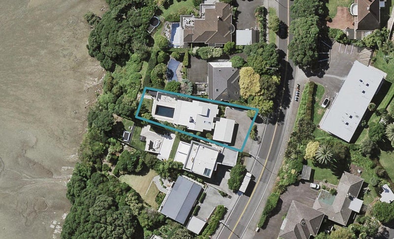 25 Ngapipi Road, Orakei, Auckland - Carousel 1