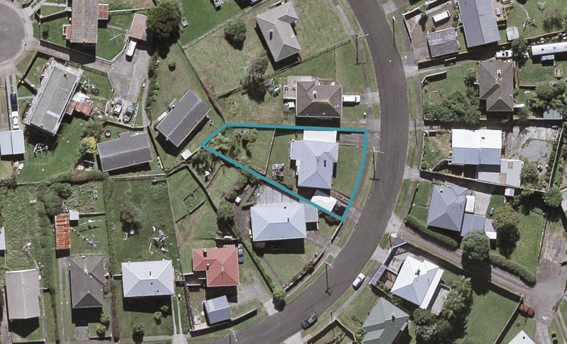 27 Banks Street, Marfell, New Plymouth - Carousel 1