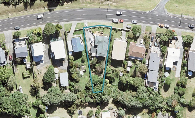 1273 Whangaparaoa Road, Gulf Harbour, Whangaparaoa - Carousel 1