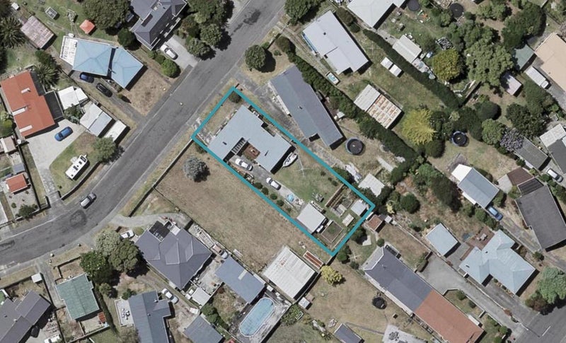 10 Rangiatea Street, Paraparaumu Beach, Paraparaumu - Carousel 1
