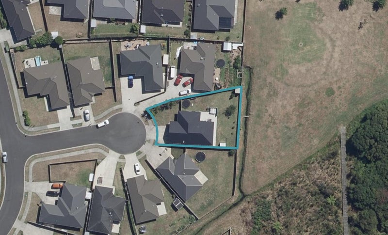 9 Beckham Close, Grandview Heights, Hamilton - Carousel 1