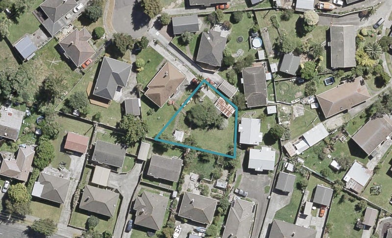 8B Hamua Grove, Waiwhetū, Lower Hutt - Carousel 1