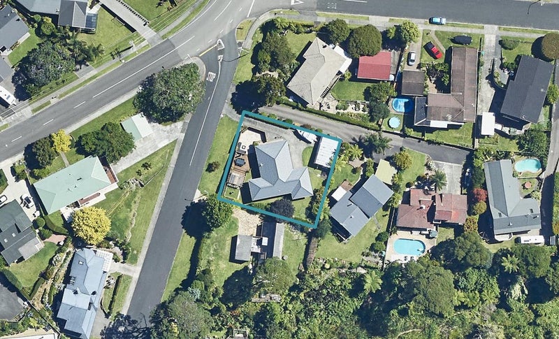 12 Bay Street, Matua, Tauranga - Carousel 1