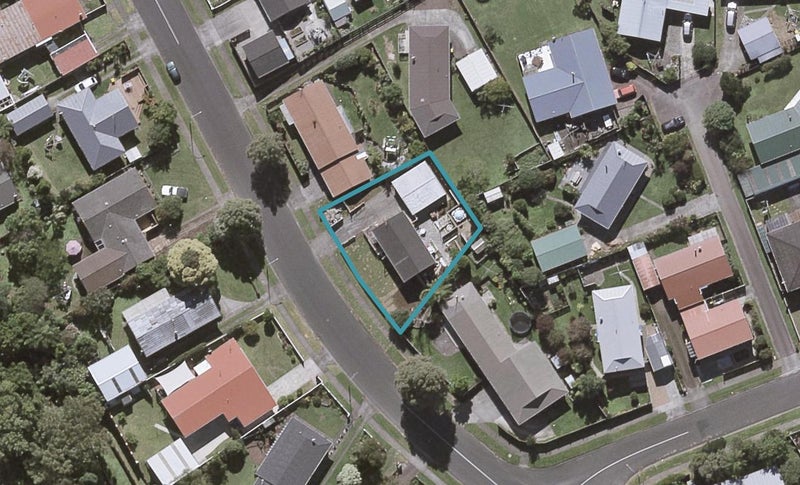 8 Gardenia Avenue, Bell Block, New Plymouth - Carousel 1
