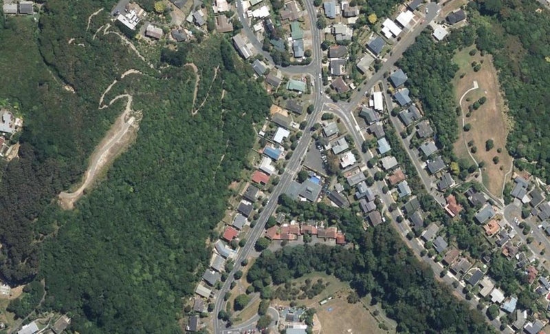 54 Spinnaker Drive, Whitby, Porirua - Carousel 1