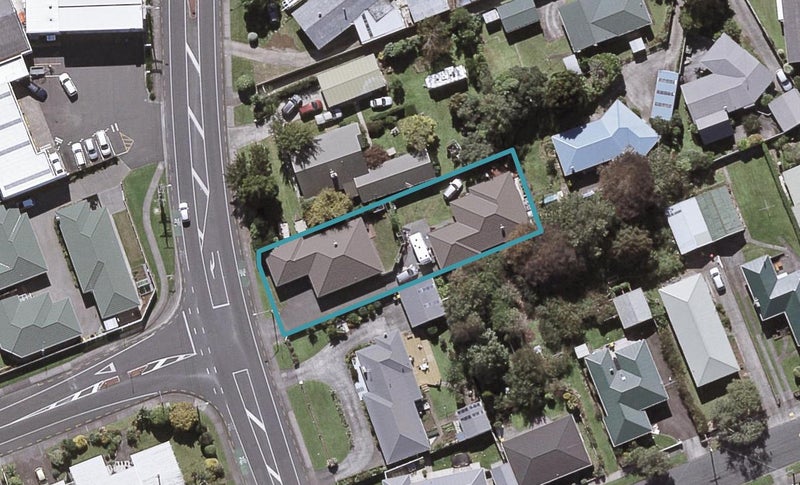 1/209 Mangorei Road, Merrilands, New Plymouth - Carousel 1