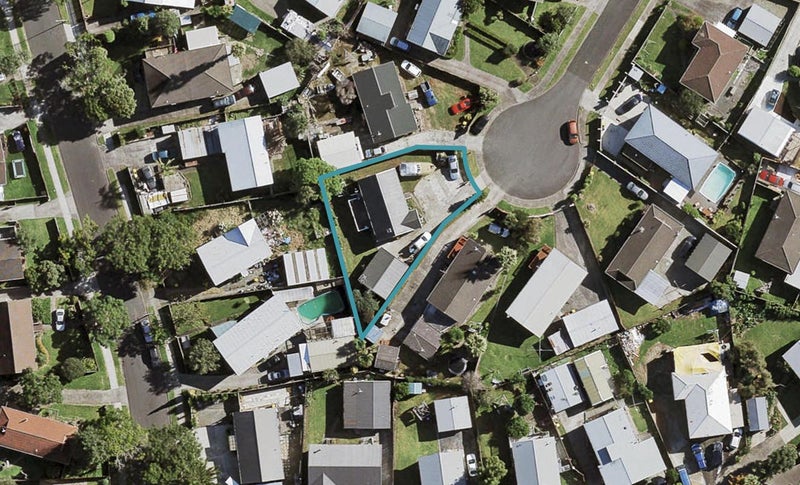 7 Iris Place, Clendon Park, Auckland - Carousel 1