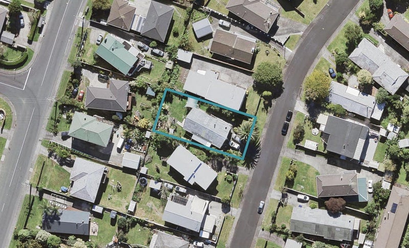 16 Rosewarne Crescent, Glendene, Auckland - Carousel 1