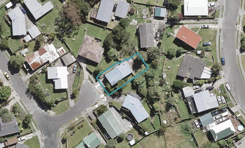 9 Edelweiss Grove, Timberlea, Upper Hutt - Carousel 1