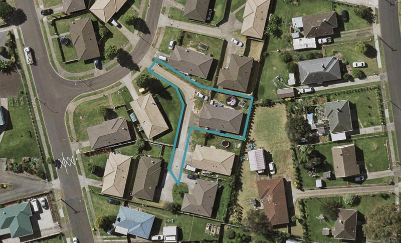 11 Antych Place, Otara, Auckland - Carousel 1