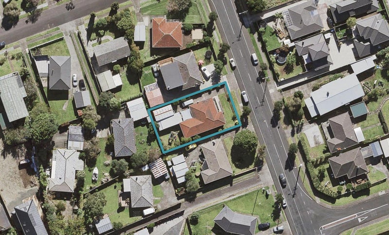 58 Wallace Road, Mangere Bridge, Auckland - Carousel 1
