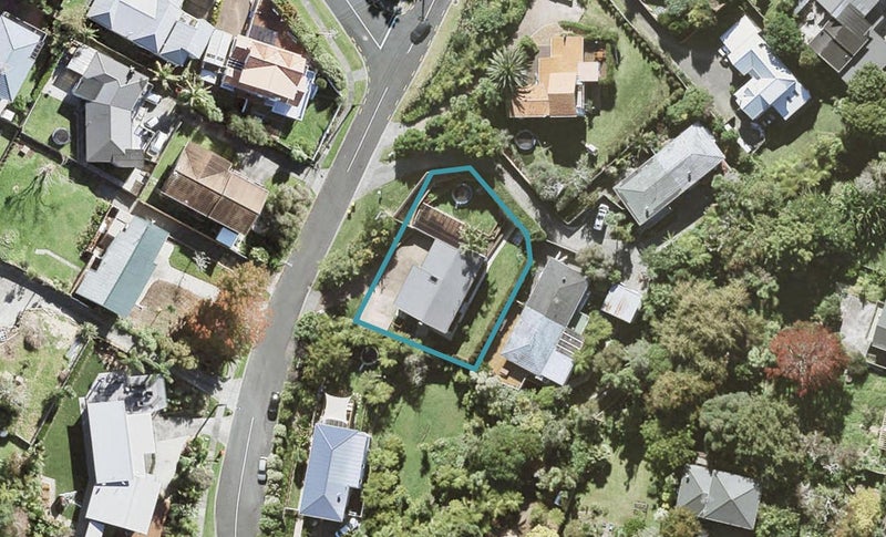 39 Hebron Road, Waiake, Auckland - Carousel 1
