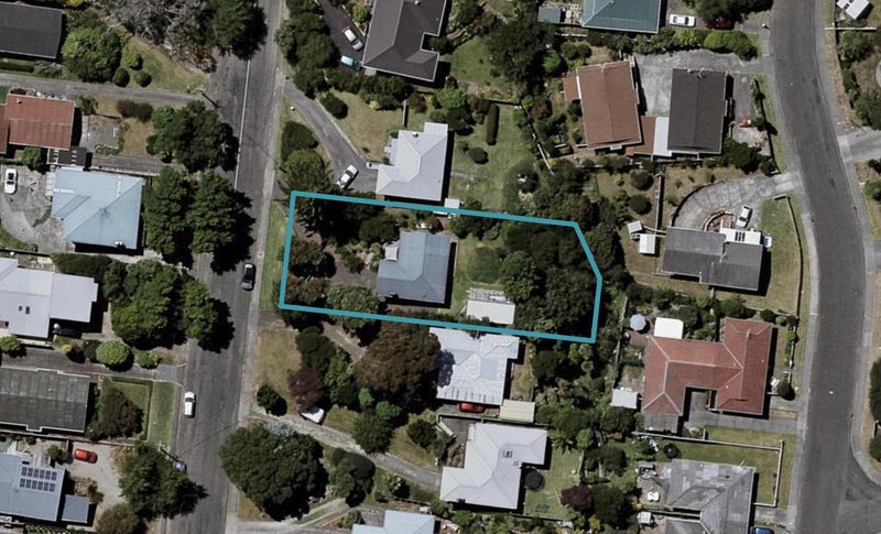 66 Alexander Road, Raumati Beach, Paraparaumu - Carousel 1
