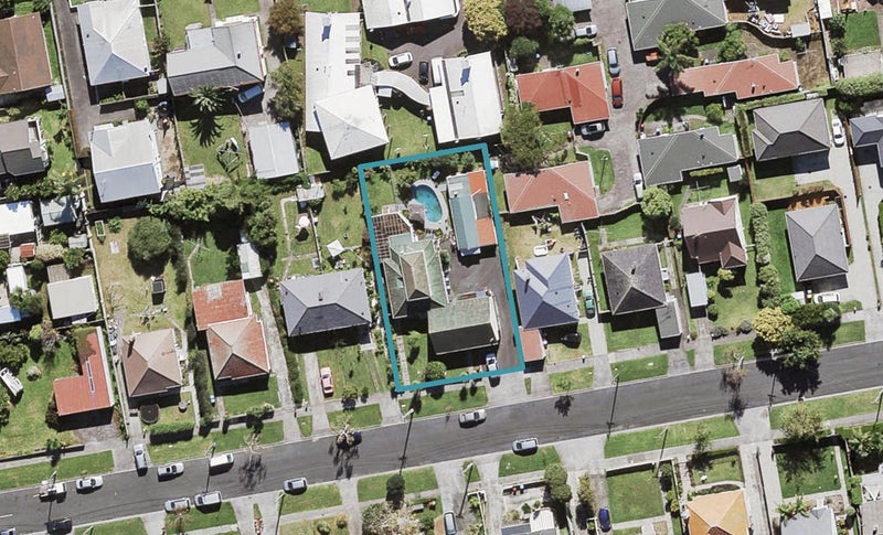 10 Tasman Avenue, Mount Albert, Auckland - Carousel 1