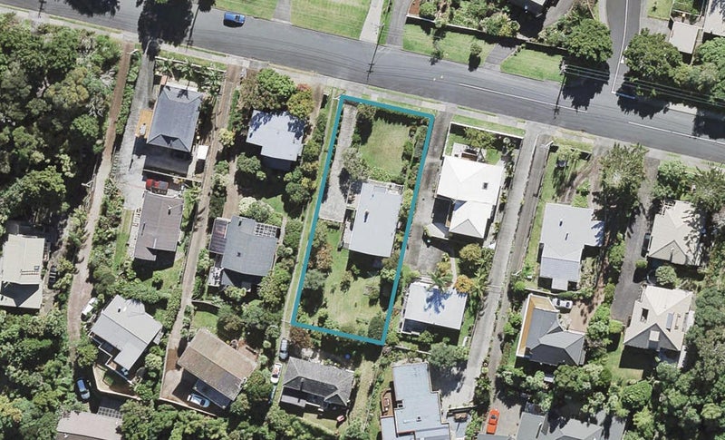 96 Island Bay Road, Beach Haven, Auckland - Carousel 1